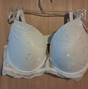 NWOT Parisian Intimates lace bra